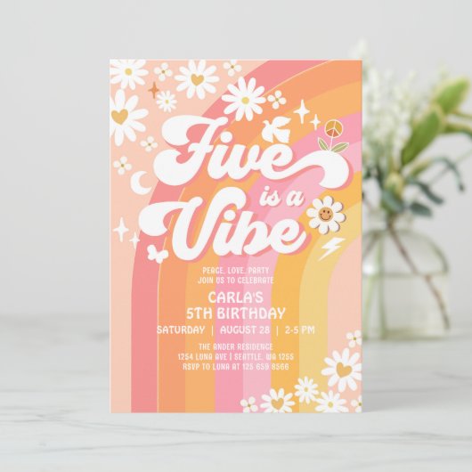 VIJF is een Vibe Pink Peach 5e Groovy Verjaardag Kaart (Staand voorkant)