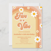 Vijf is een Vibe Retro Daisy 5th Birthday Party Kaart (Voorkant)