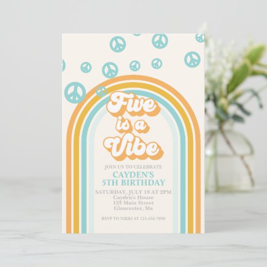 Vijf is een Vibe Retro Jongen 5e Verjaardagsuitnod Kaart (Staand voorkant)