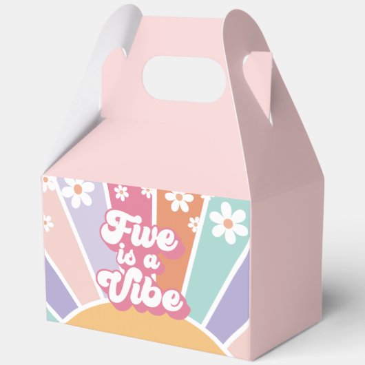 Vijf is een Vibe Retro Sunshine Rainbow Daisy Bedankdoosjes (Voorkant)