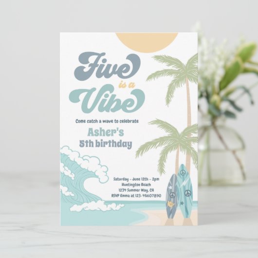 Vijf is een 'Vibe Retro Surf Beach Birthday' Kaart (Staand voorkant)