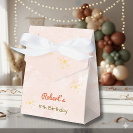 Vijf kaarsen die op zaterdag zijn bedankdoosjes