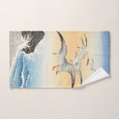 Vijf meeuwen boven turbulent zee door Ohara Koson Bad Handdoek (Handdoek)