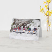 Vijf schattige sneeuwpoppen gekleed voor de winter kaart (Gele Bloem)