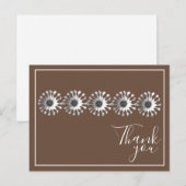 Vijf Witte Madeliefjes Bruine Achtergrond Dank Je Briefkaart (Voorkant / Achterkant)