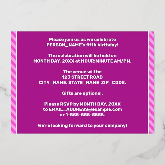 Vijfde verjaardag: Vet, Fun, Roze Stripes # 5 Folie Uitnodiging (Achterkant)