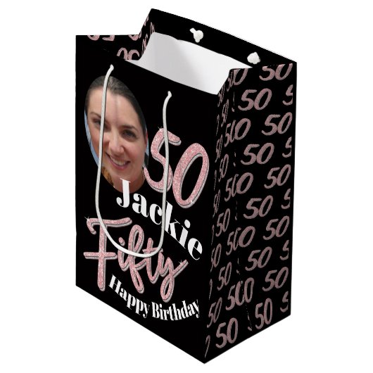 Vijftig 50th Birthday fotoscript roos roze aangepa Medium Cadeauzakje (Voorkant Gekanteld)