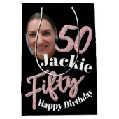 Vijftig 50th Birthday fotoscript roos roze aangepa Medium Cadeauzakje (Voorkant)