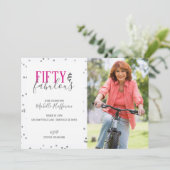 Vijftig en Fabulous 50e verjaardag van de Uitnodig Kaart (Staand voorkant)