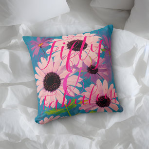 Vijftig en Fabulous Pink Daisy on Blue Happy Birth Kussen