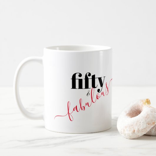 Vijftig en Fabulous Zwart en Rood Script Elegant Koffiemok (Met donut)