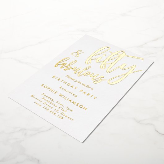 Vijftig en geweldig goudhoudende verjaardag folie uitnodiging (Gedraaid)