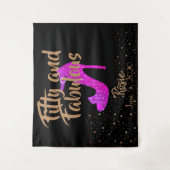 Vijftig en handig meisjeSparkly Hot Pink Gold-teks Wandkleed (Voorkant)