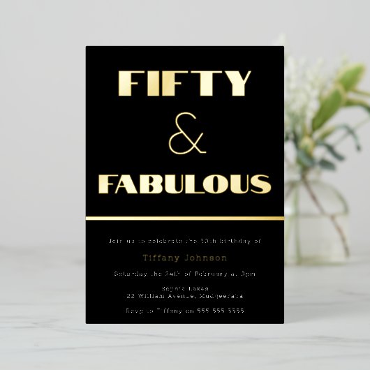 Vijftig en verbazingwekkend! Retro Black en Gold 5 Folie Uitnodiging (Staand Voorkant)