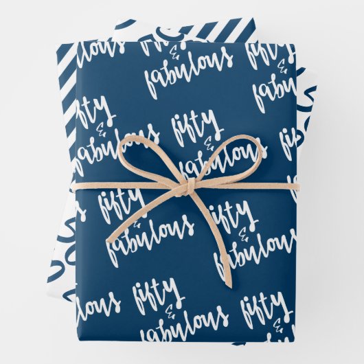 Vijftig en verbazingwekkend - vun Navy Blue 50th B Inpakpapier Vel (In situ)