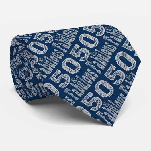 Vijftig en verbluffend in zilver stropdas (Opgerold)