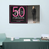 Vijftig & Fabulous Zwarte Script 50ste Verjaardag Spandoek (Beurs)