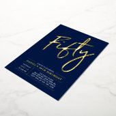 vijftig | Moderne goudmarine 50e verjaardag Folie Uitnodiging (Gedraaid)