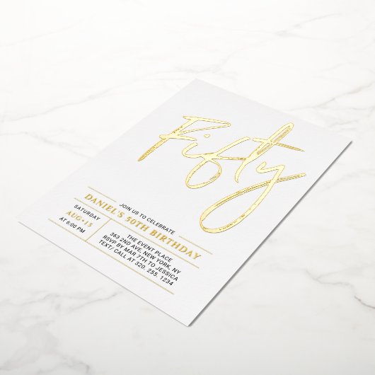 vijftig | Moderne goudprijs 50e verjaardag Folie Uitnodiging (Gedraaid)