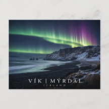 Vík í Mýrdal zee-stapels IJsland Aurora