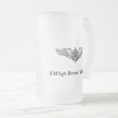 Viking Helmet & Wings-Personalized. Matglas Bierpul (Voorkant rechts)