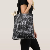 Viking-langskip in de storm — Ink Saga Art Tote Bag (Dichtbij)