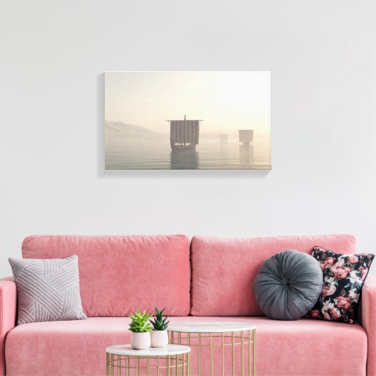 Viking Longships in de vuist Canvas Afdruk (Insitu (Woonkamer))