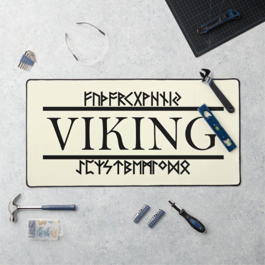Viking Runes Desk Mat (Werkstation)