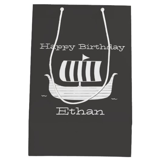 Viking schip/beugboot met aangepaste achtergrondkl medium cadeauzakje (Achterkant)