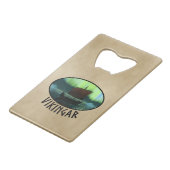 Viking Ship and Northern Lights Creditkaart Flessenopener (Voorkant Gekanteld)