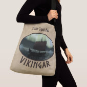Viking Ship under Northern Lights Crossbody Tas (Dichtbij)