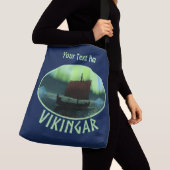 Viking Ship under Northern Lights Crossbody Tas (Dichtbij)
