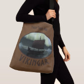 Viking Ship under Northern Lights Crossbody Tas (Dichtbij)