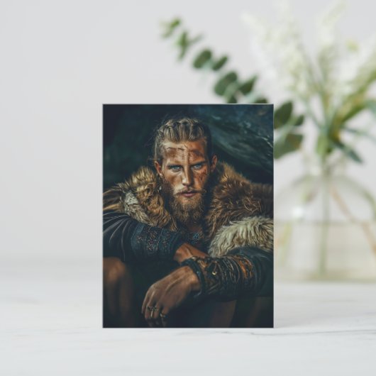 Viking Warrior in Authentic Attire Briefkaart (Staand voorkant)