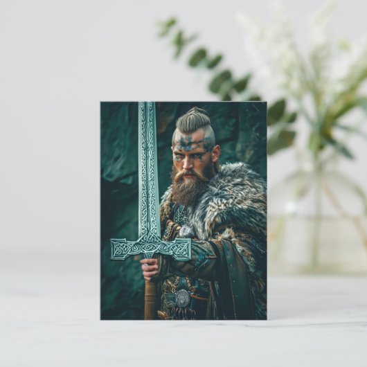Viking Warrior in Authentic Attire Briefkaart (Staand voorkant)