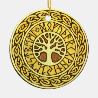 Viking werkt met boomversiering keramisch ornament