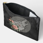 Viking Wolf en Rozen. Het hoofd van een gestileerd Etui (Open)