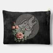 Viking Wolf en Rozen. Het hoofd van een gestileerd Etui (Achterkant)