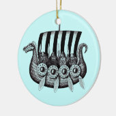 Vikingen in Drekar zwarte en witte peninkttekening Keramisch Ornament (Links)