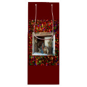 Village Nativity Under Canopy Meerkleurige sterren Wijn Cadeautas (Voorkant)