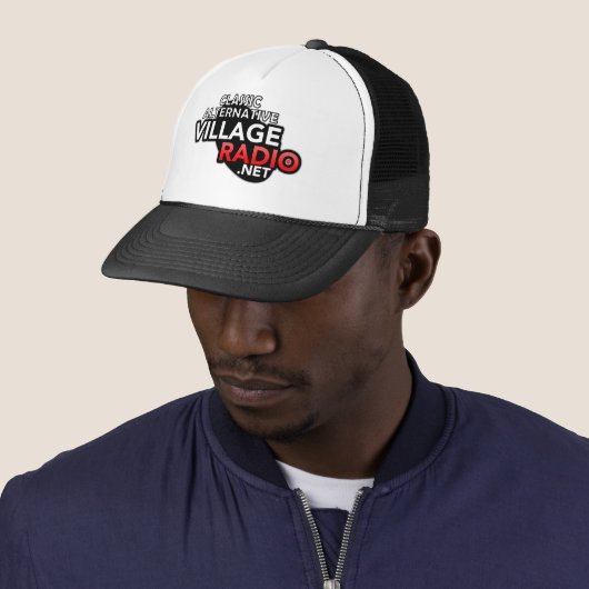 VillageRadio.Net Classic Trucker Hoed Trucker Pet (In situ)