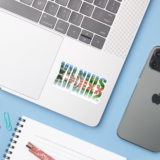 Vilnius-tekst met reflectie sticker (Laptop met iPhone)