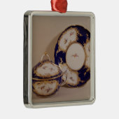 Vincennes bowl en standaard, c.1745 metalen ornament (Rechts)