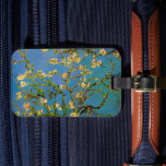 Vincent van Gogh - Bloeiende amandelboom Bagagelabel<br><div class="desc">Blossoming Almond Tree (1890) van Van Gogh is een post-impressionisme, een mooie kunstschilderij die nog leeft. Een tak van een amandelboom in bloem in een lentuin met de blauwe hemel op de achtergrond. Mooie witte bloemen. Over de kunstenaar: Vincent Willem van Gogh (1853-1890) was een postimpressionistische schilder wiens werk het...</div>