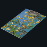 Vincent van Gogh - Bloeiende amandelboom Klembord<br><div class="desc">Blossoming Almond Tree (1890) van Van Gogh is een post-impressionisme, een mooie kunstschilderij die nog leeft. Een tak van een amandelboom in bloem in een lentuin met de blauwe hemel op de achtergrond. Mooie witte bloemen. Over de kunstenaar: Vincent Willem van Gogh (1853-1890) was een postimpressionistische schilder wiens werk het...</div>