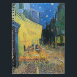 Vincent van Gogh Café Terras 's nachts Notitieboek<br><div class="desc">Vincent van Gogh’s "Cafe Terrace at Night" staat als een typisch kunstwerk dat de schittering van de kunstenaar en zijn verbondenheid met de nachtelijke wereld belichaamt. Dit schilderij toont een charmant terrasje, badend in de warme gloed van gaslampen onder een sterrenhemel, en legt de essentie van Van Goghs unieke stijl...</div>