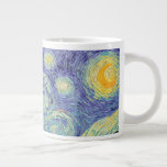 Vincent Van Gogh/ De Sterrennacht Grote Koffiekop<br><div class="desc">Vincent van Gogh de Sterrennacht. Dit is een oud meesterwerk van de Nederlandse meesterschilder Vincent Van Gogh was een Nederlandse post-impressionistische schilder. Nachtlandschap. Op de voorgrond staat een boom. De stad ligt in het midden. Bergen op de achtergrond. Er is een maan aan de hemel. sterren en wolken. Dit afbeelding...</div>