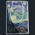 Vincent Van Gogh De Sterrennacht Medium Cadeauzakje<br><div class="desc">Vincent van Gogh de Sterrennacht. Dit is een oud meesterwerk van de Nederlandse meesterschilder Vincent Van Gogh was een Nederlandse post-impressionistische schilder. Nachtlandschap. Op de voorgrond staat een boom. De stad ligt in het midden. Bergen op de achtergrond. Er is een maan aan de hemel. sterren en wolken. Dit afbeelding...</div>