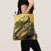 Vincent van Gogh - Een paar leren klompen Tote Bag (Dichtbij)
