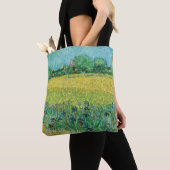 Vincent van Gogh - Gebied met Irises bij Arles Tote Bag (Dichtbij)